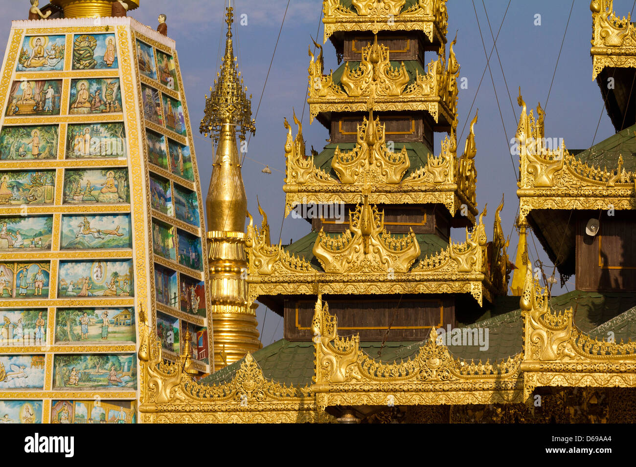 Le guglie, stupa e pagode della Shwedagon tempio complesso di Yangon, Myanmar 33 Foto Stock