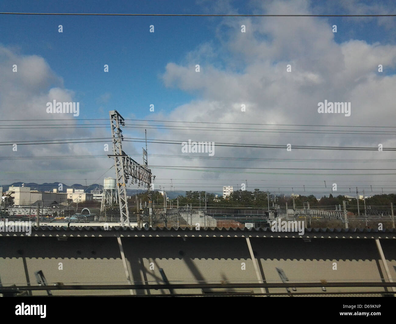 Una foto scattata con un Samsung Galaxy Tab 2 10.1, caratterizzato da un cielo nuvoloso. L'immagine evidenzia le funzionalità della fotocamera mobile del dispositivo, catturando il cielo naturale da un tablet. Foto Stock