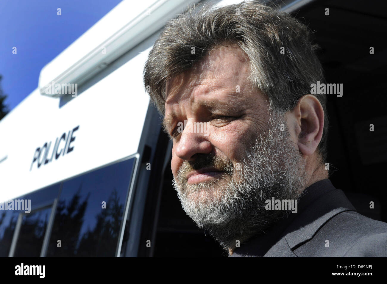 Repubblica ceca il Ministro degli Interni Jan Kubice è visto durante la sua visita al confine nord della Repubblica ceca di concentrarsi sulla criminalità connessa con la droga. Jan Kubice è visto in Hora svateho Sebestiana, Repubblica ceca, 15 aprile 2013. (CTK foto/Libor Zavoral) Foto Stock