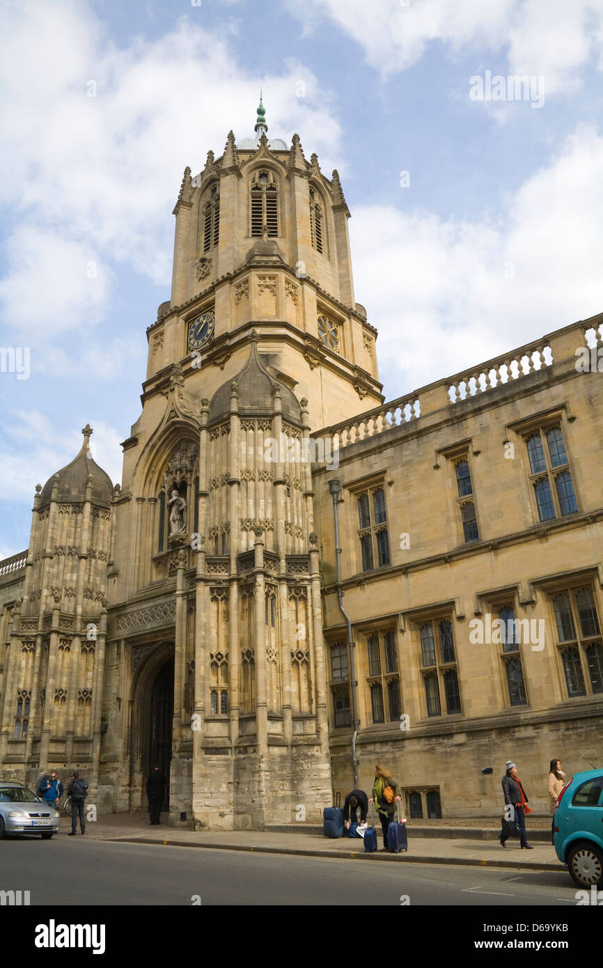 Oxford Oxfordshire Christopher Wren's Tom Tower chiamato dopo sei-ton campana grande Tom che si blocca nella torre del Christ Church College Foto Stock