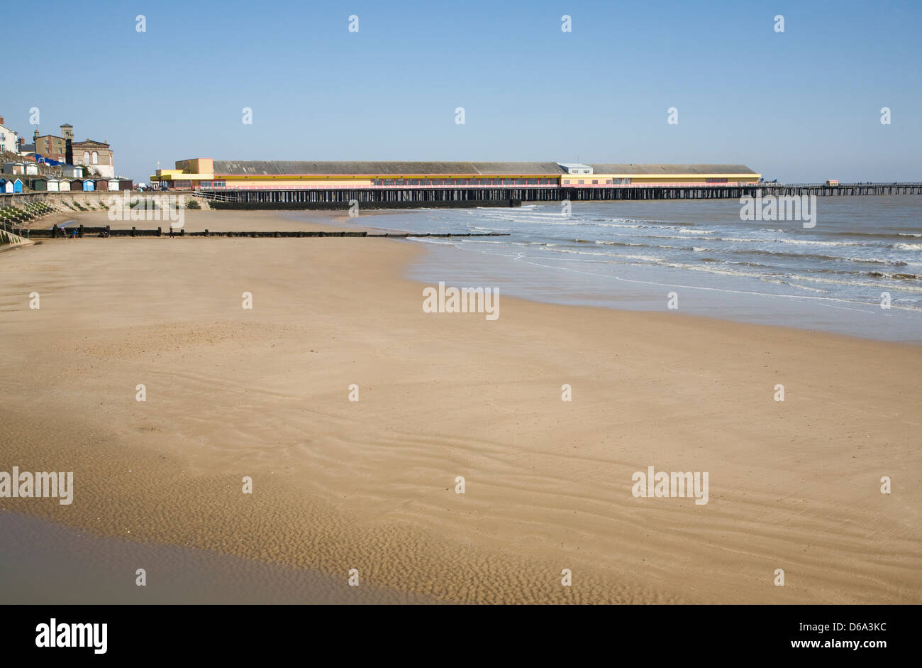 Lungomare Spiaggia e molo Walton sul Naze, Essex, Inghilterra Foto Stock