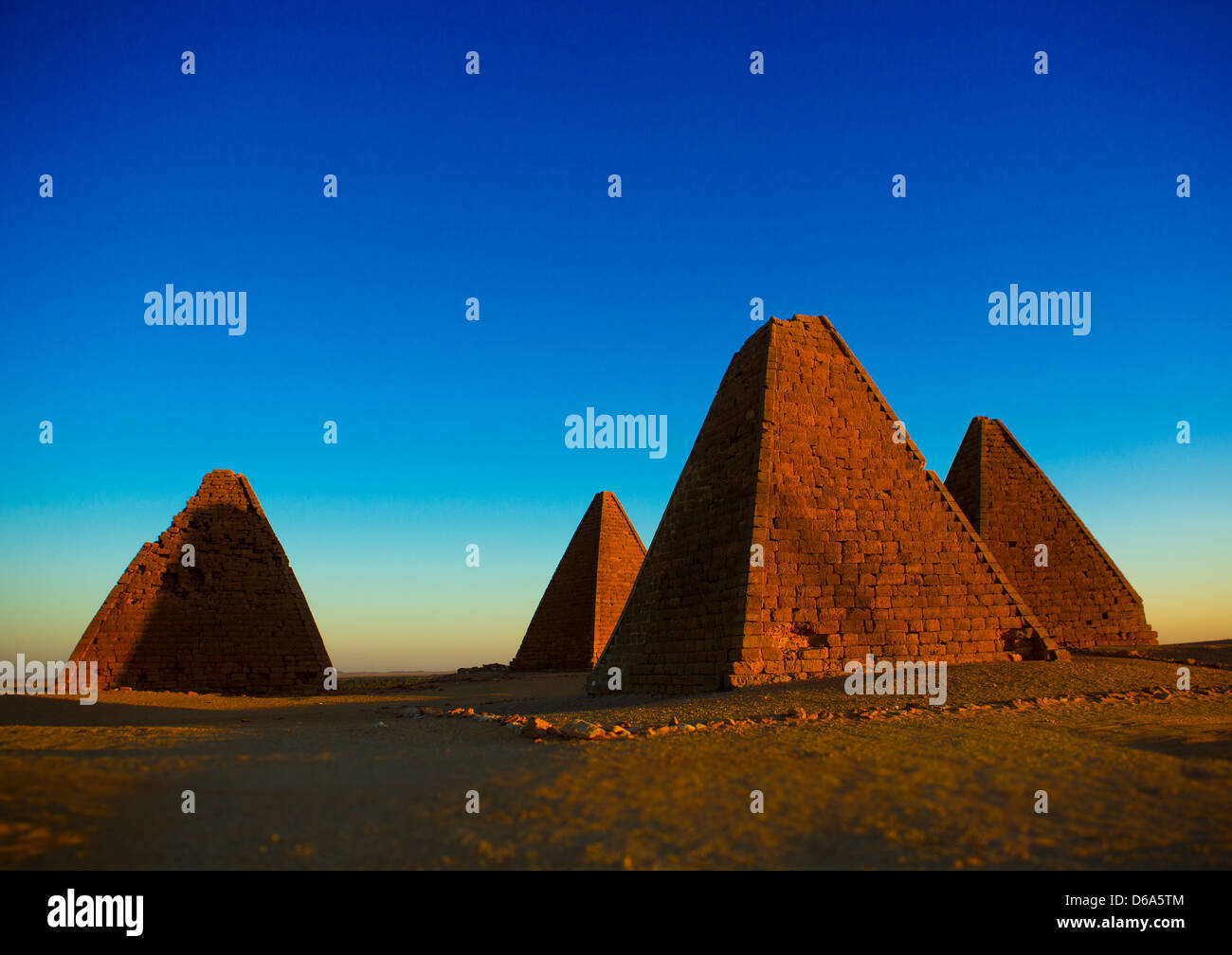 Le Piramidi di Gebel Barkal, utilizzato da Napata Kings, Karima, Sudan Foto Stock