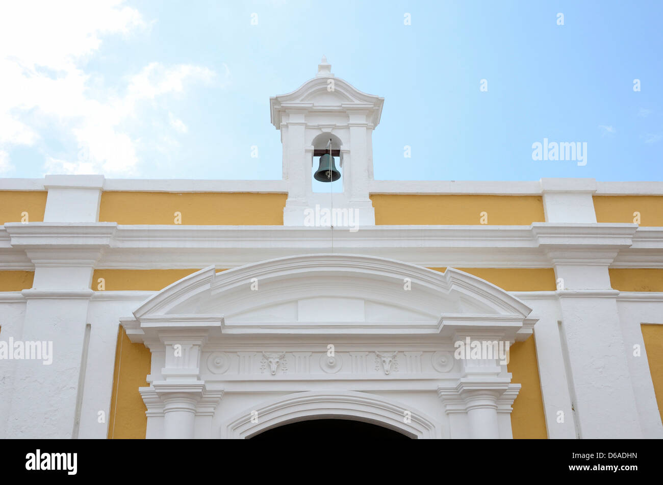 Campanile della chiesa di El Morro, Sito Storico Nazionale di San Juan, San Juan, Puerto Rico Foto Stock