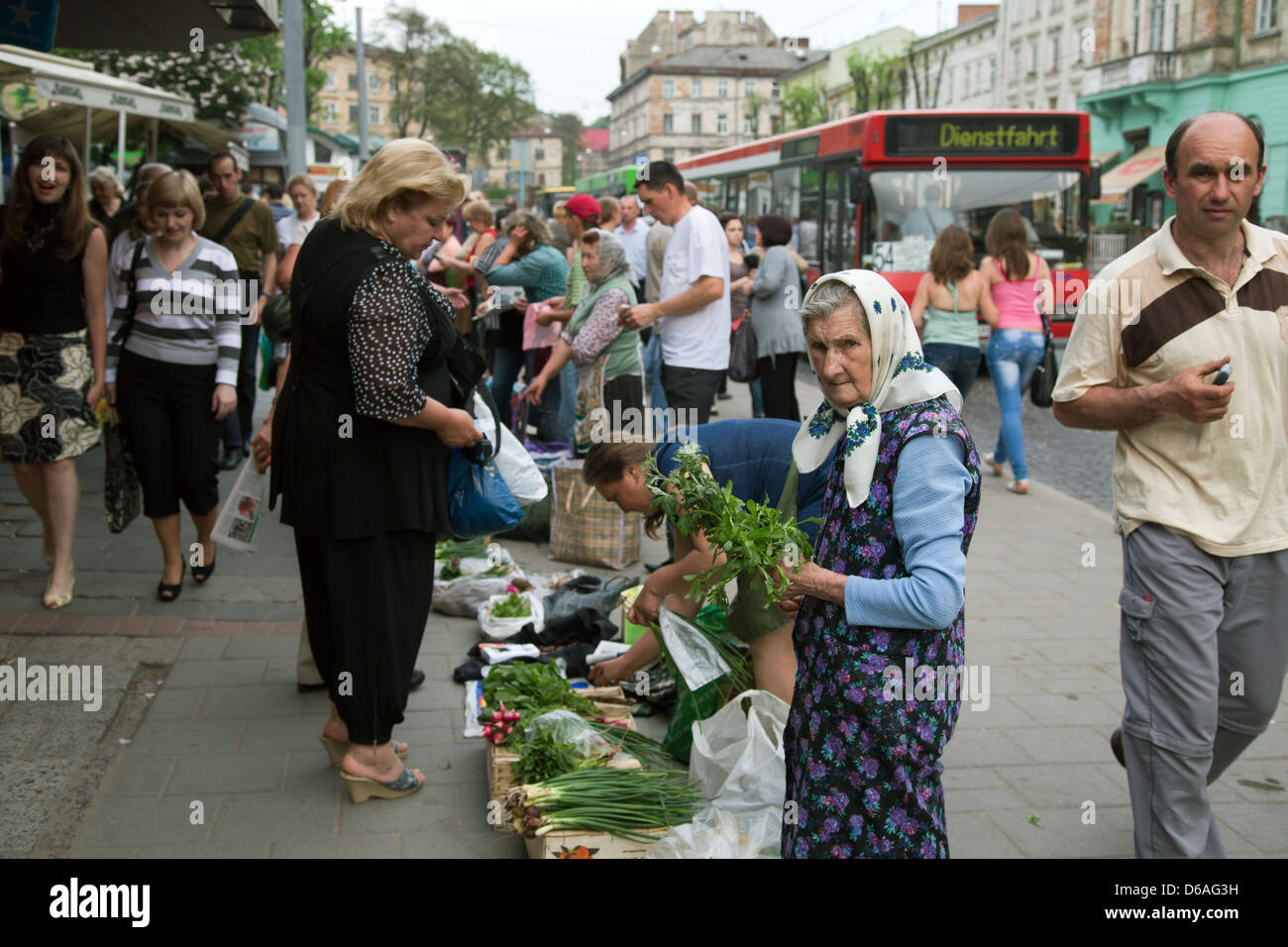 Lviv, Ucraina, mercato su una strada principale nel centro della città Foto Stock