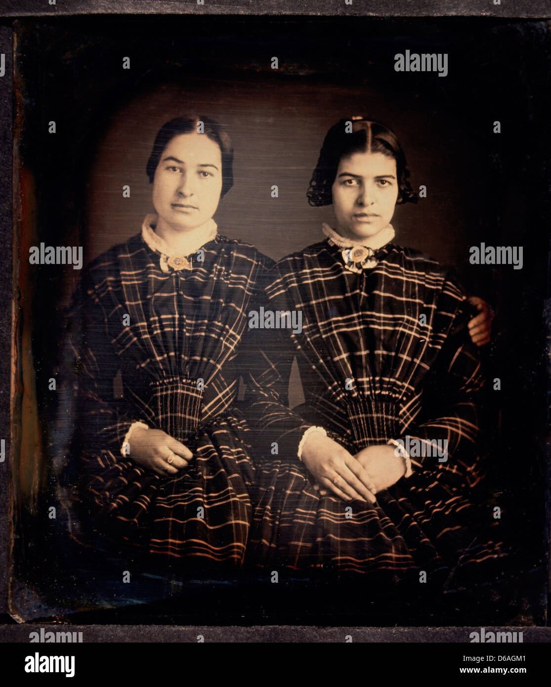 Due donne in un identico Plaid abiti, Ritratto, Daguerreotype, circa 1850 Foto Stock