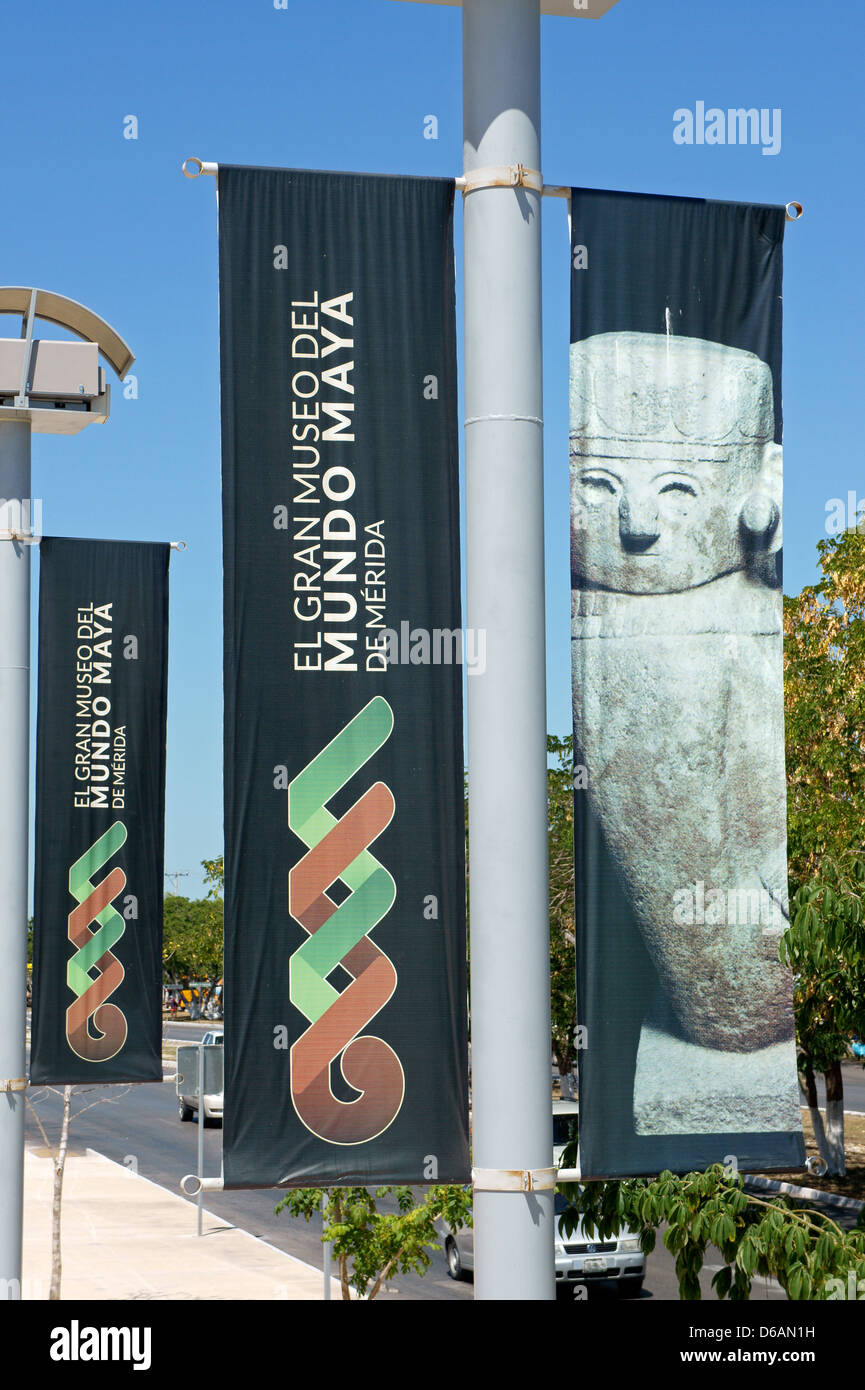Lampione banner per firmare il nuovo Gran Museo del Mundo Maya museum di Merida, Messico Foto Stock