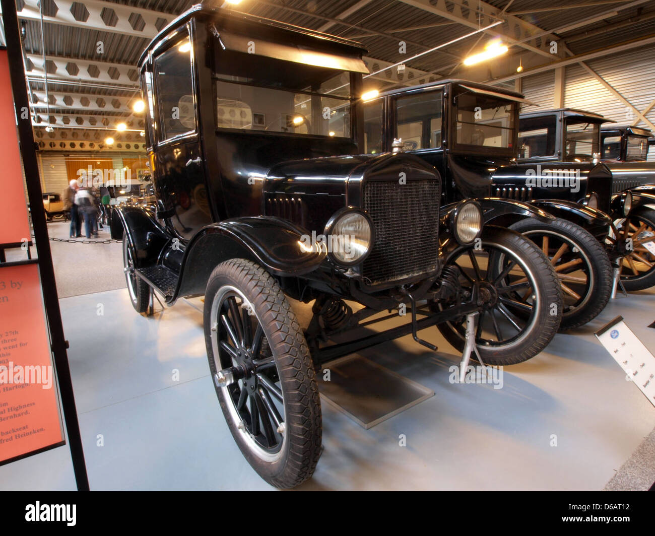 La Ford T Coupé 1923 è un modello classico della leggendaria serie Model T di Ford, noto per il suo prezzo accessibile e i rivoluzionari metodi di produzione di massa che hanno reso le automobili accessibili alle masse. Foto Stock