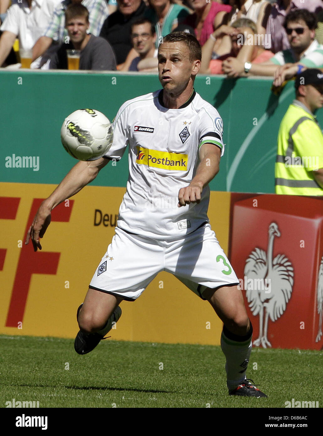 Fußball DFB-Pokal, 1. Runde Alemannia Aachen - Borussia Mönchengladbach am Samstag (18.08.2012) im Tivoli in Aachen. Der Mönchengladbacher Filip Daems. Foto: Roland Weihrauch dpa/lnw Foto Stock