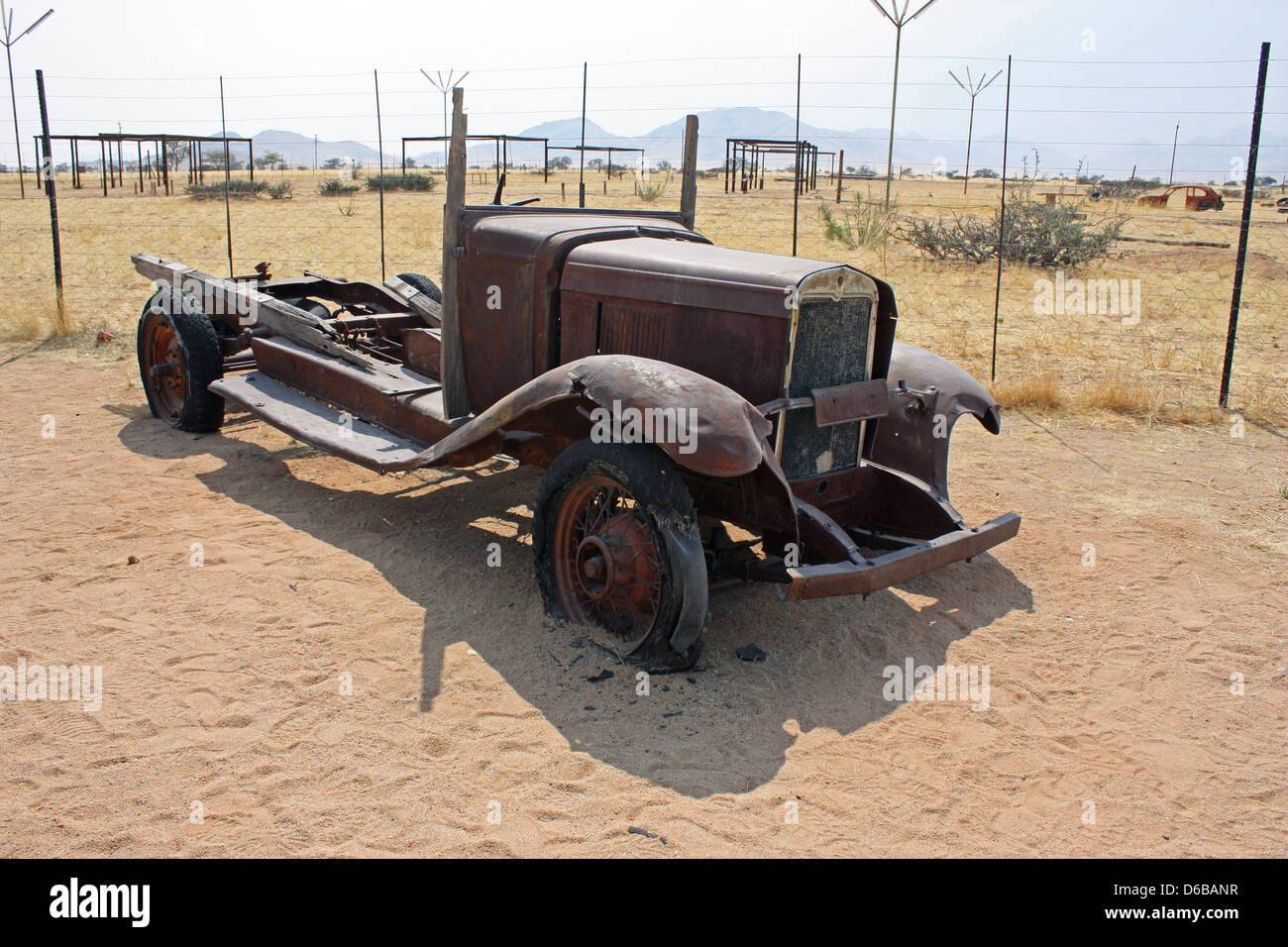 Vecchia auto nel Deserto Namibiano Foto Stock