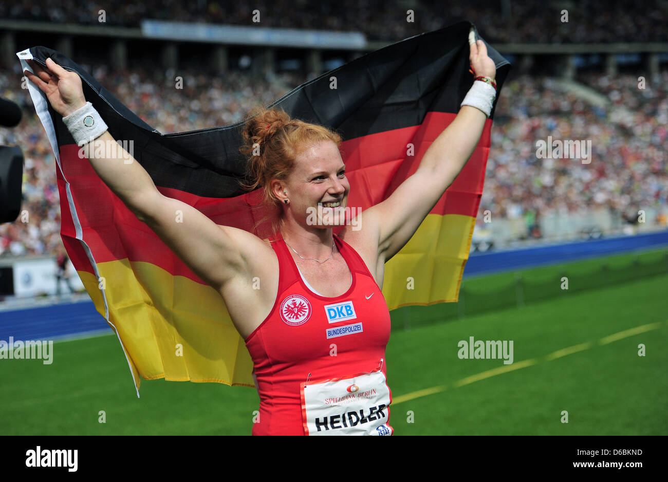 Martello tedesco thrower Betty Heidler vince le Donne Lancio del martello evento all'atletica Mondo sfida ISTAF nello Stadio Olimpico di Berlino, Germania, 02 settembre 2012. Foto: HANNIBAL HANSCHKE Foto Stock