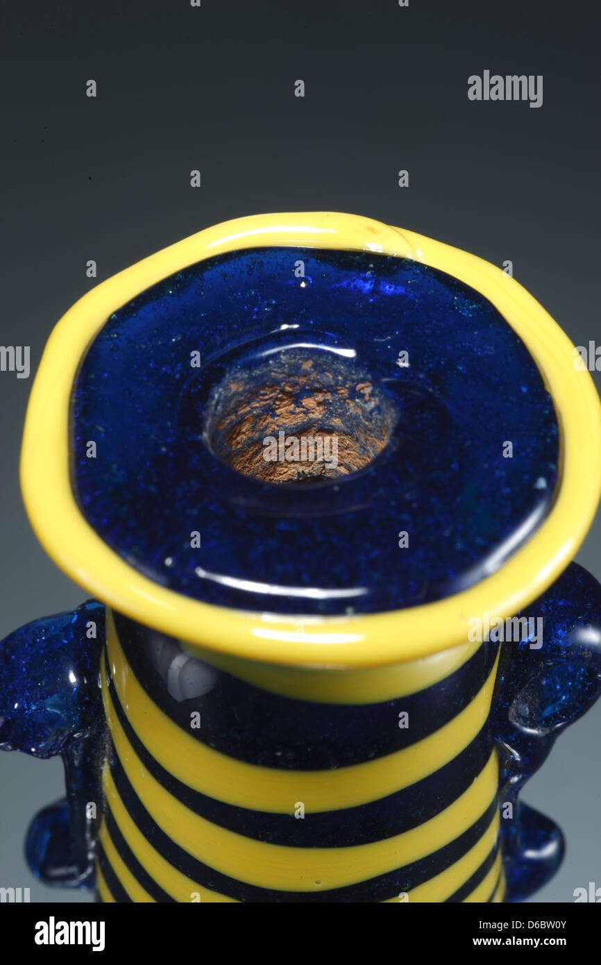 Stile egiziano bottiglia di profumo nucleo formato Foto Stock