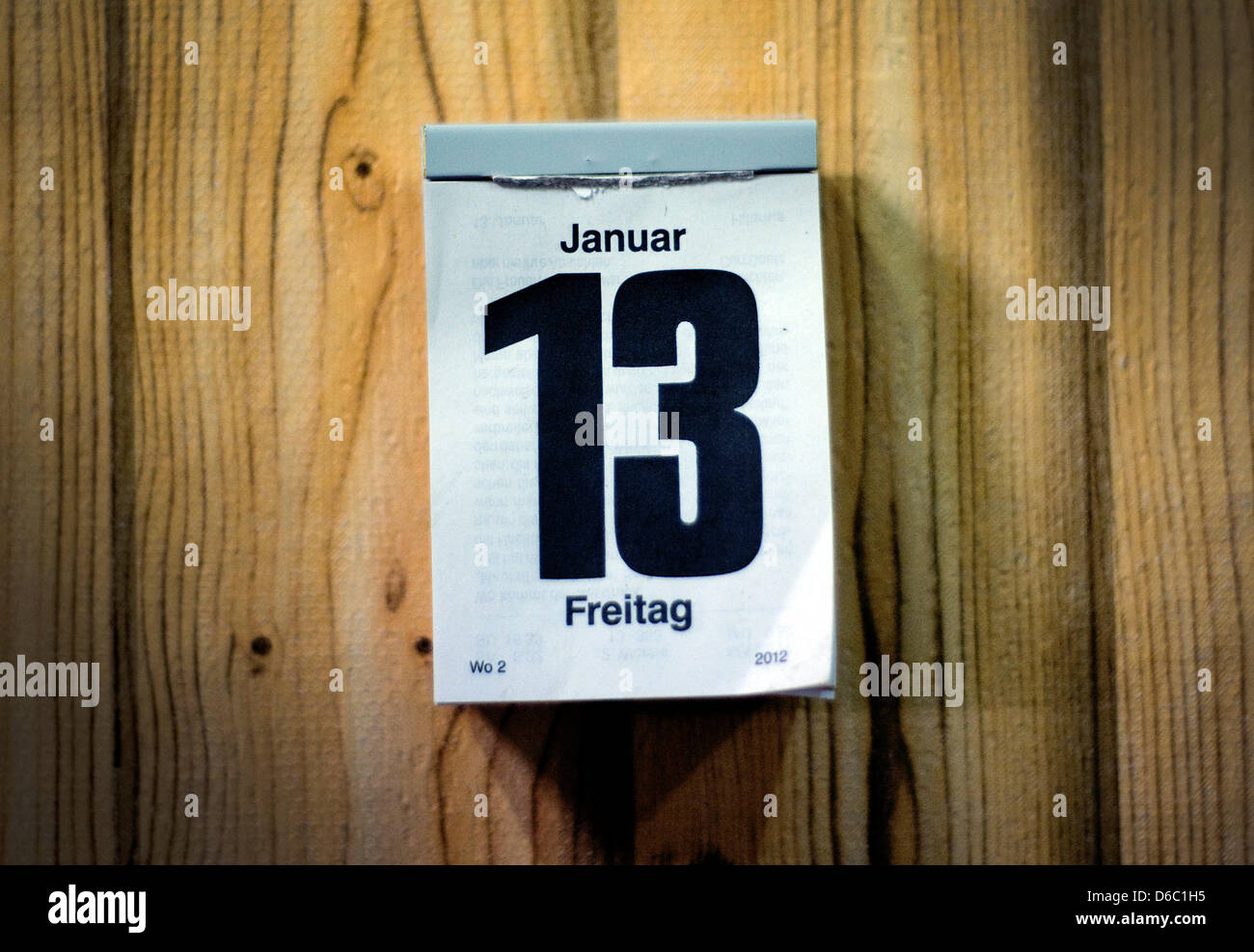 Una illustrazione mostra la data venerdì, 13 gennaio 2012 su un calendario di Berlino, Germania, 07 gennaio 2012. Venerdì il tredicesimo si verifica quando il tredicesimo giorno del mese cade il venerdì, la superstizione che detiene per essere un giorno di sfortuna. Questa settimana il XIII cadrà su un venerdì. Foto: VICTORIA BONN-MEUSER Foto Stock
