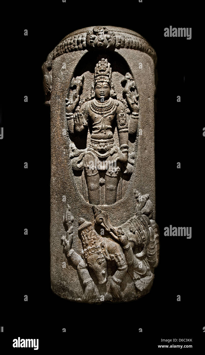 Shiva Lingodbhavamurt apperaing nella linga falming Tamil Nadu Chola periodo XII XIII secolo di basalto indù in India Foto Stock
