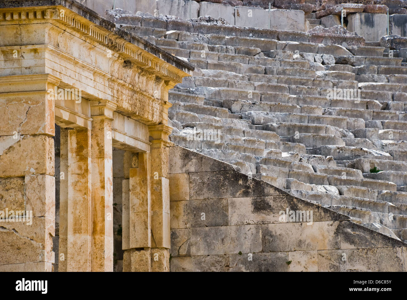 Vista ingrandita dell'antico teatro greco Foto Stock
