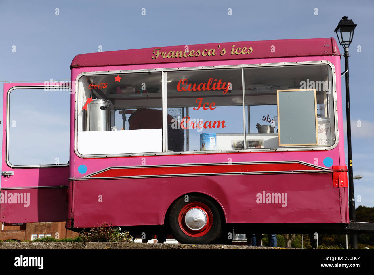 Gelateria nella città balneare di Largs nel Nord Ayrshire, Scozia, Regno Unito Foto Stock