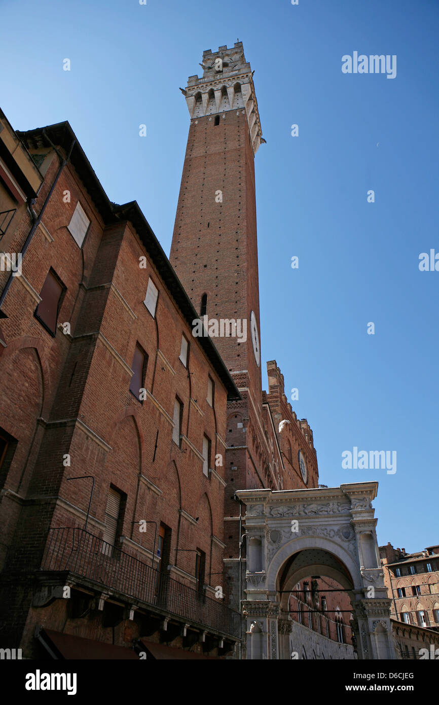 Siena Torre del Mangia Palazzo Pubblico Toscana Italia Siena Foto Stock