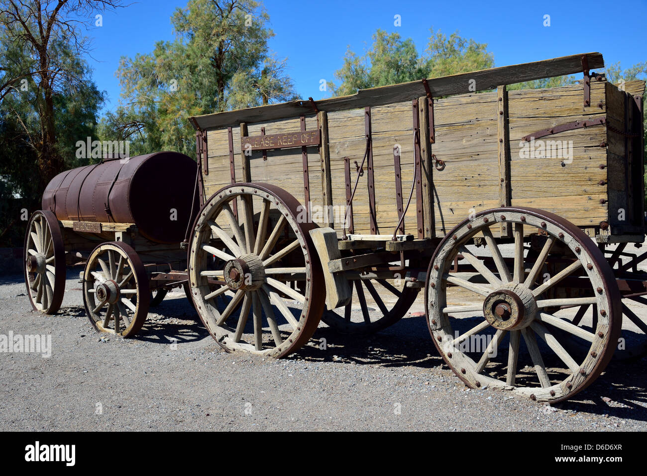 Legno storico vagone treno utilizzato nella operazione di data mining. Parco Nazionale della Valle della Morte, California, Stati Uniti d'America. Foto Stock