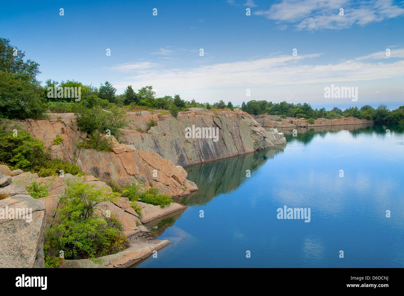 Allagata cava di granito di Halibut Point, Rockport, Massachusetts Foto Stock