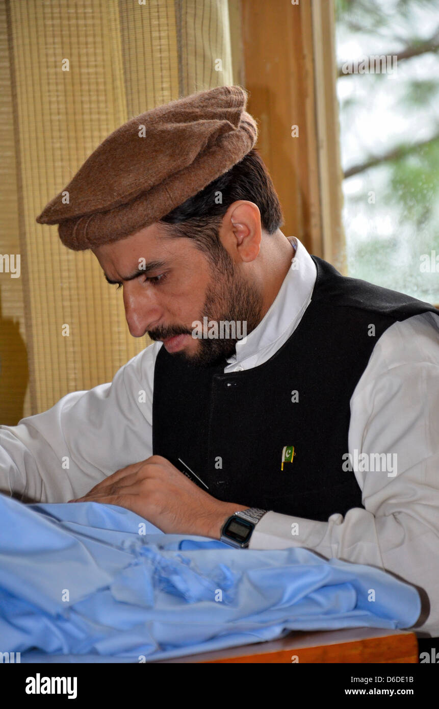 Talebani pakistani stati apprende la cucitura alla riabilitazione del  centro professionale nella valle di Swat Foto stock - Alamy