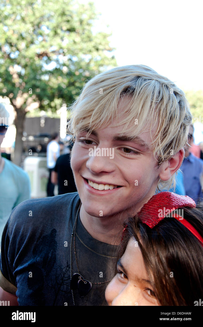 Ross Lynch "Austin & alleato" stella aspetto presso il Disneyland Resort, Anaheim, California USA Foto Stock