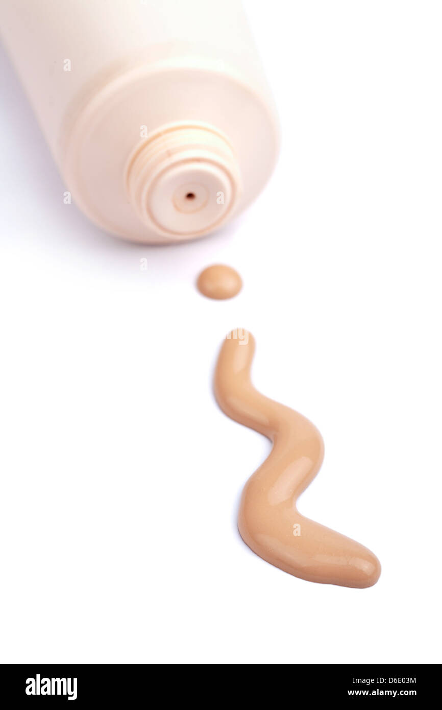Fondotinta liquido e il tubo isolato Foto Stock