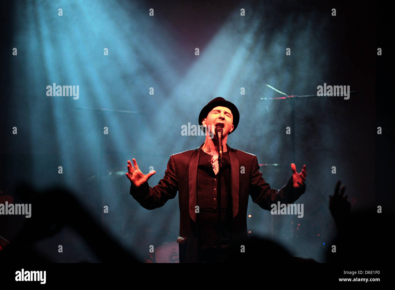 British pop cantante Marc Almond esegue a Leipzig, Germania, 14 gennaio 2012. L'ex cantante dei British duo pop "Soft Cell" è riuscita nel corso degli anni ottanta. Foto: Jan Woitas Foto Stock