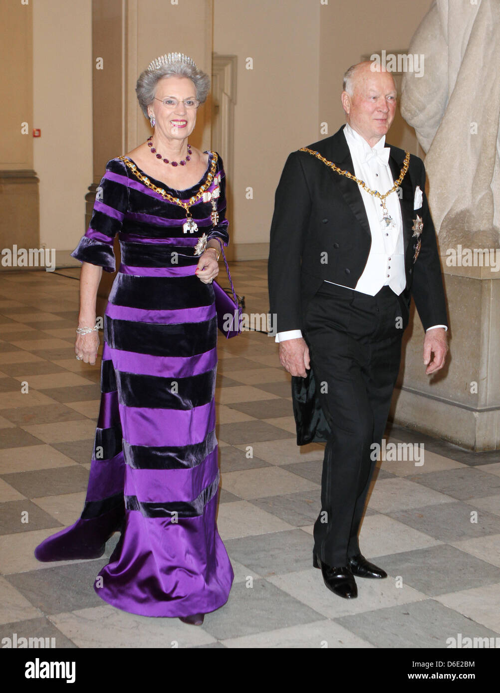 La principessa Benedikte di Danimarca e Richard Prince di  Sayn-Wittgenstein-Berleburg arrivare per la cena di gala in occasione del  quarantesimo giubileo della Regina Margrethe alla chiesa di Christiansborg  a Copenaghen, in Danimarca,