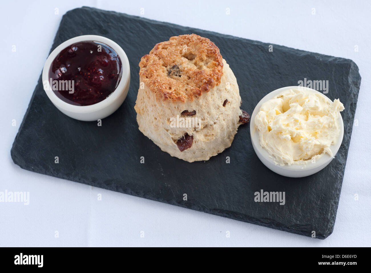 Focaccine, marmellata e crema di latte Foto Stock