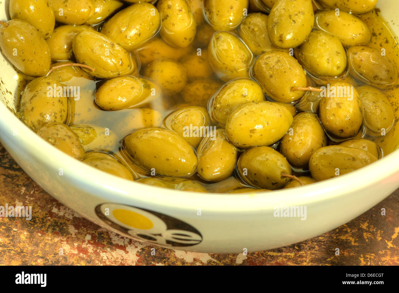 Olive raw, olio d'oliva Foto Stock