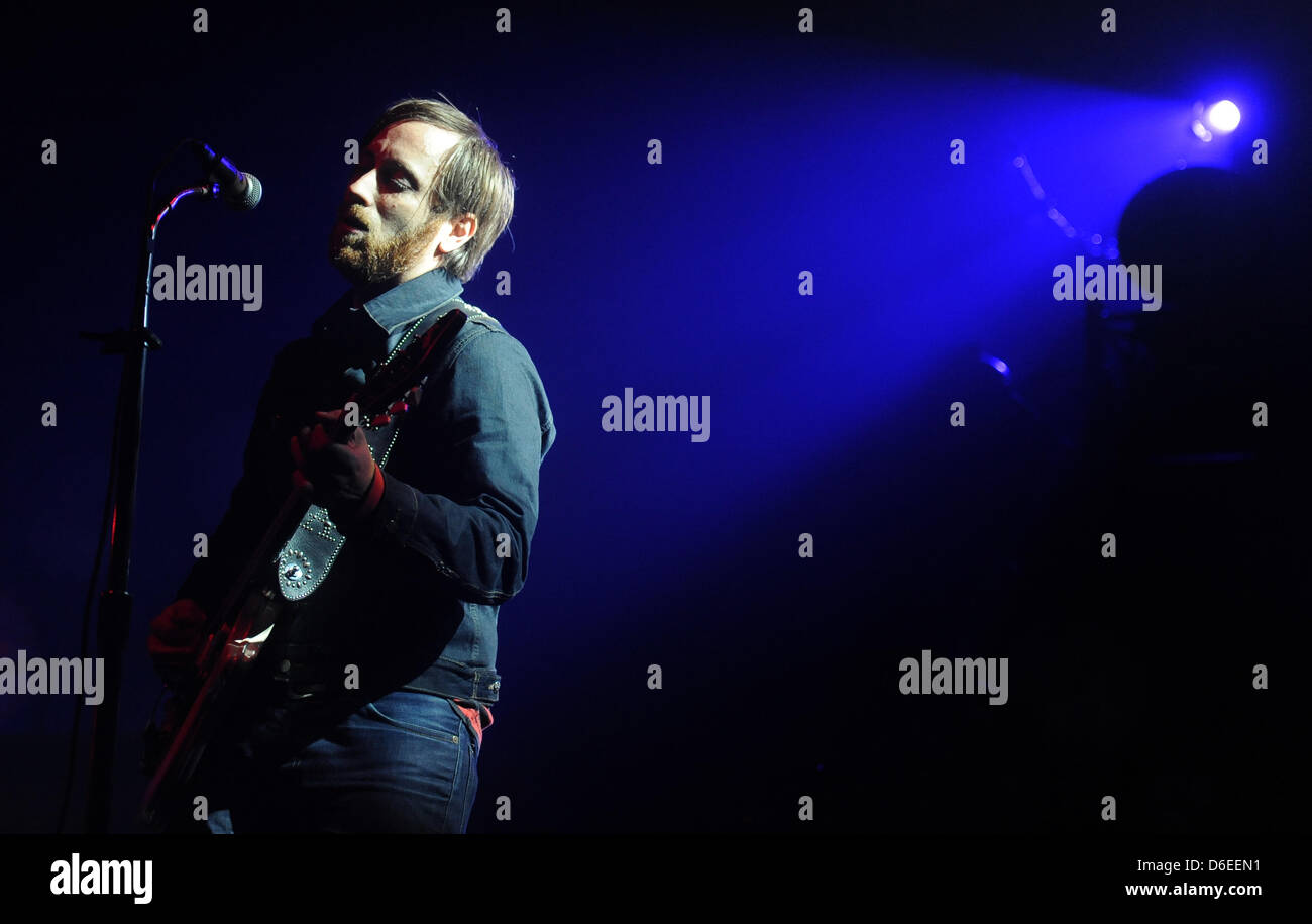 Il Cantante Dan Auerbach di American rock band 'I tasti neri' esegue a Arena di Berlino, Germania, 28 gennaio 2012. Foto: Britta Pedersen Foto Stock