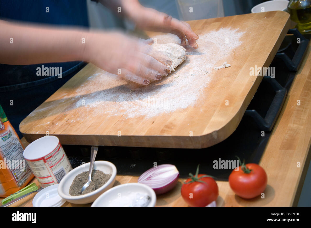 Impasto base per pizza, passo shot 4 Foto Stock