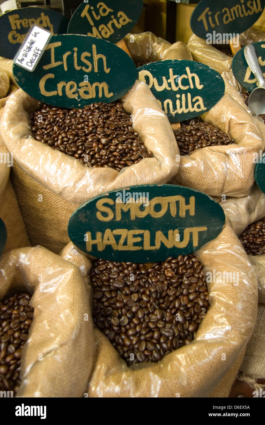 I chicchi di caffè per la vendita a Fremantle Markets in Fremantle, Australia occidentale Foto Stock