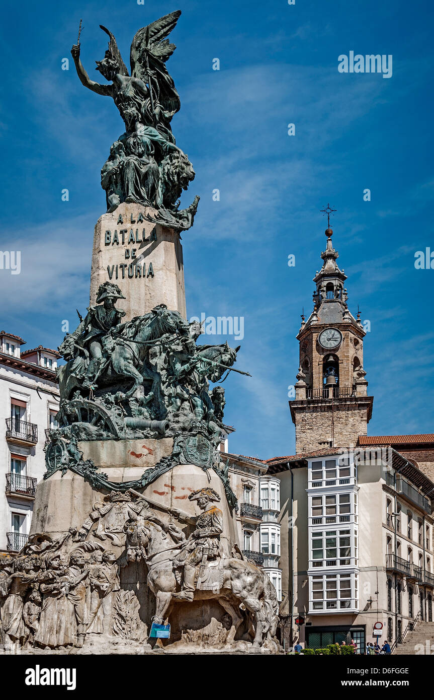 Monumento alla battaglia di Vitoria si trova nella Plaza de la Virgen Blanca, Vitoria-Gasteiz. Alava, Paese Basco, Euskadi, Spagna Foto Stock