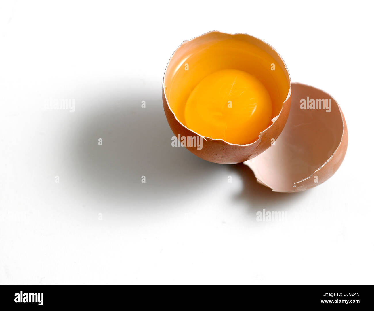 Organici di tuorli di uova in guscio Foto Stock