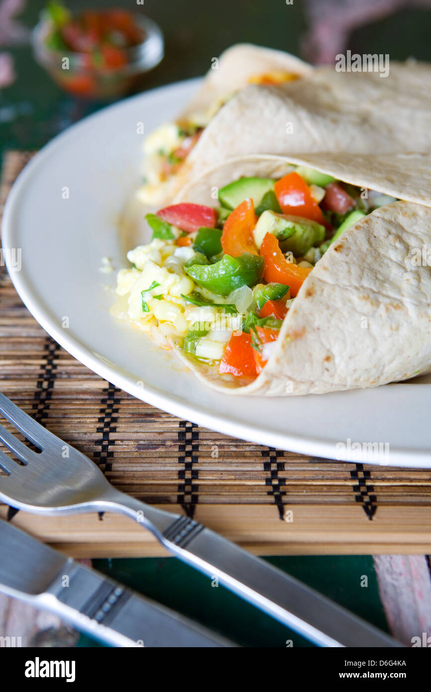 Veggie burrito colazione - con ricetta Foto Stock