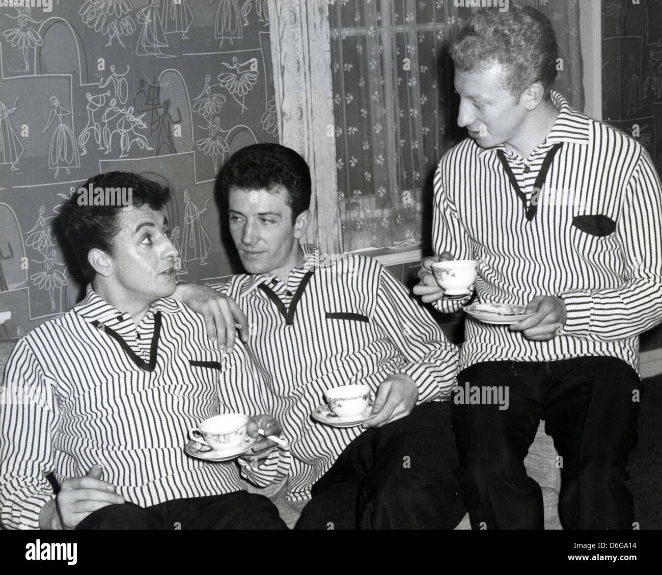 Il Visconti REGNO UNITO gruppo pop in Ottobre 1964 da l: Don Paolo, Gordon Mills, Ronnie Wells. Foto Tony Gale Foto Stock