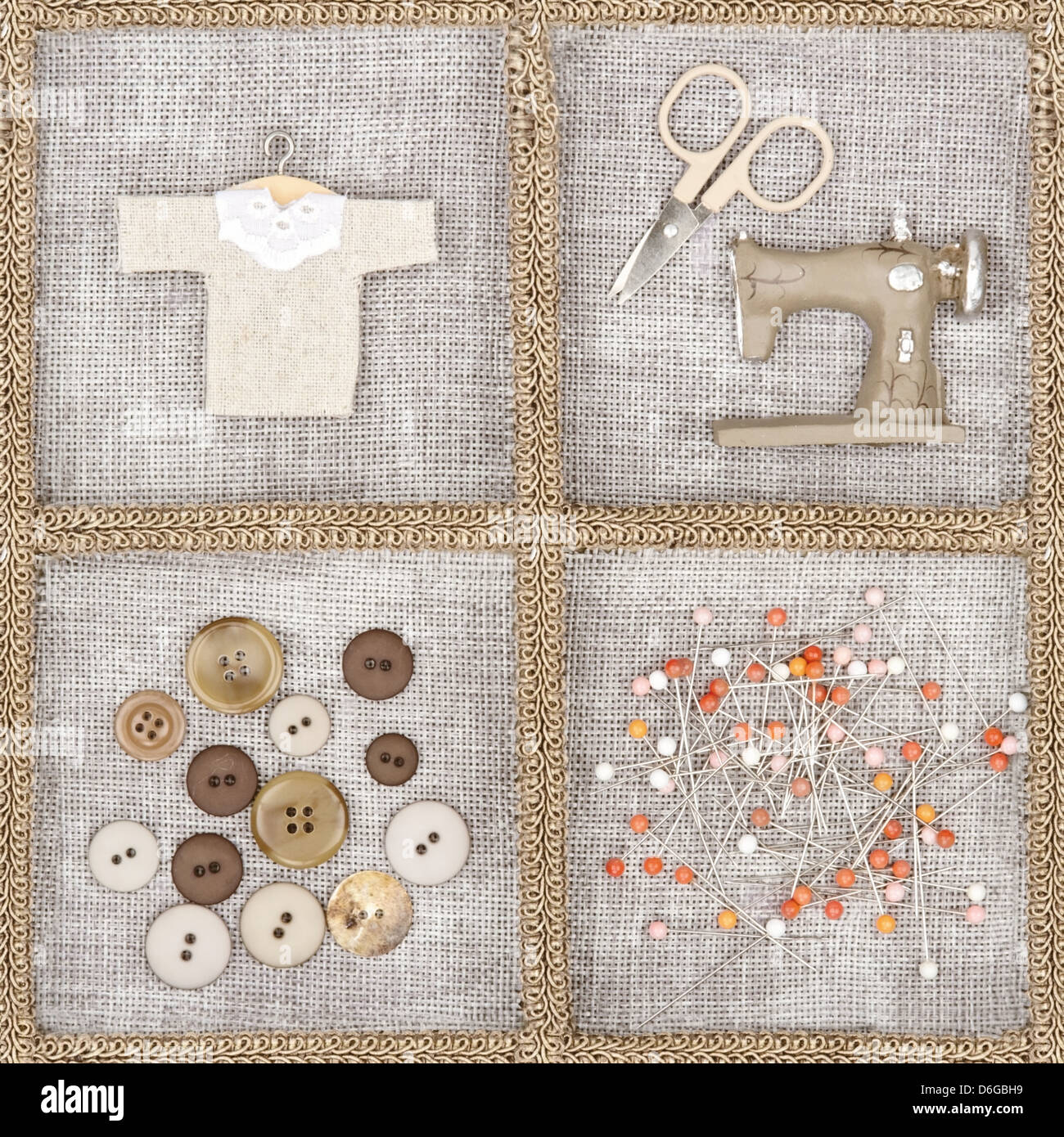 Elementi di cucitura - forbici, macchina da cucire, pulsanti shirt - rustico sfondo di lino Foto Stock