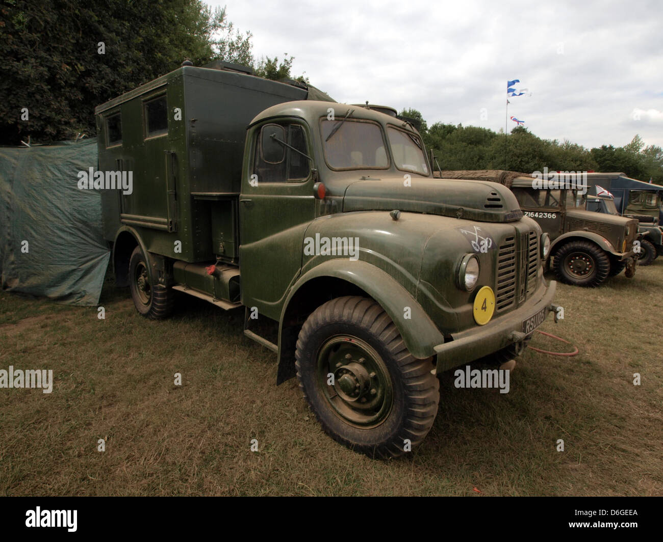 L'Austin K9 radio Truck è un veicolo militare utilizzato dall'esercito britannico durante la seconda guerra mondiale. Basato sul telaio dell'Austin K9, era dotato di apparecchiature di comunicazione radio per il coordinamento dei campi di battaglia. Il suo design compatto e la sua mobilità lo rendevano adatto a vari terreni, giocando un ruolo cruciale nelle comunicazioni militari durante la guerra. Foto Stock