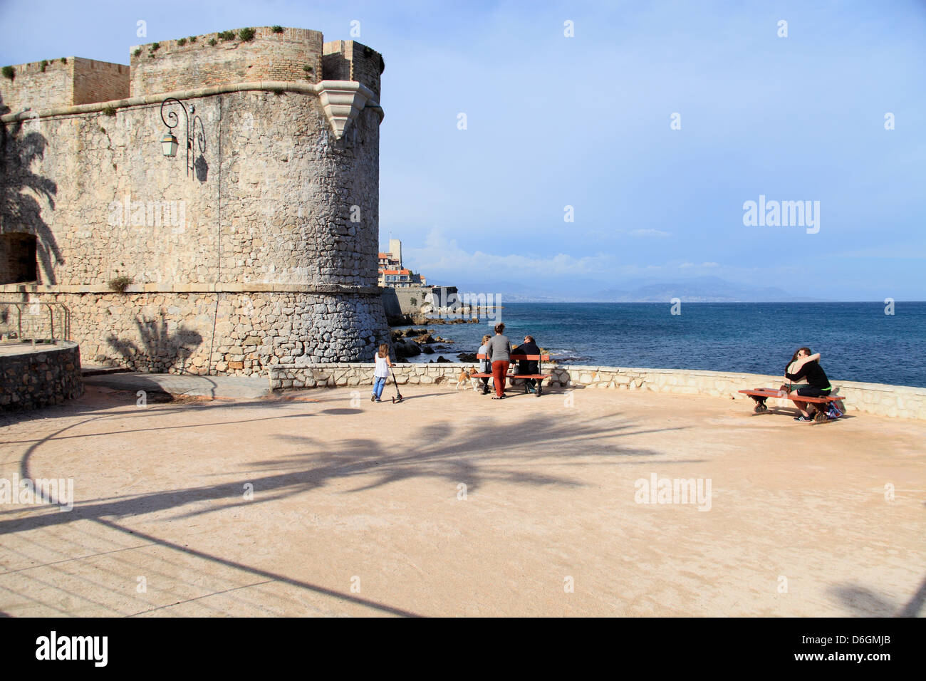 La città costiera di Antibes nelle Alpes-maritimes Foto Stock