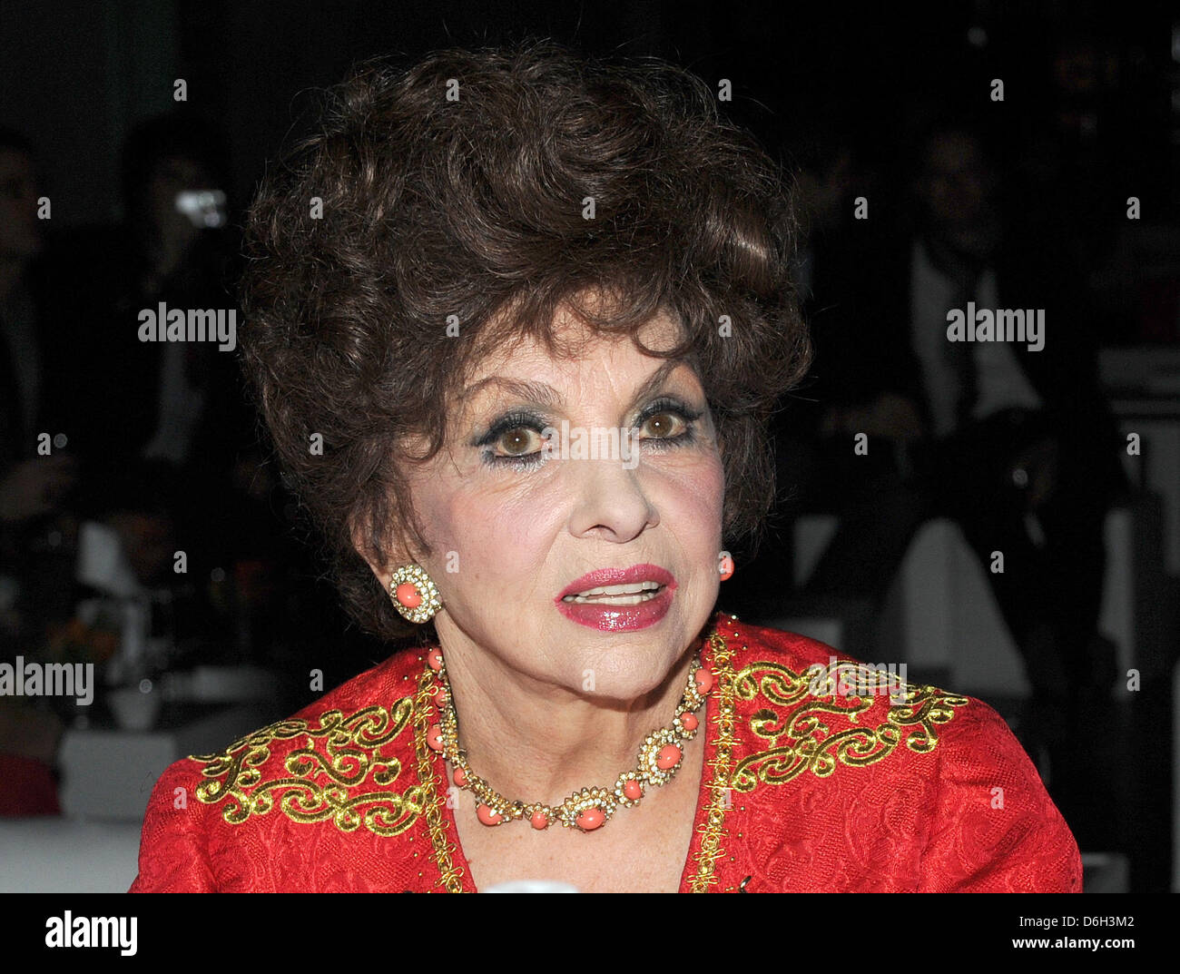 Attrice italiana Gina Lollobrigida assiste la festa per il ventesimo anniversario di broacaster TV Kabel 1 a Kesselhaus a Monaco di Baviera, Germania, il 29 febbraio 2012. Foto: Ursula Dueren Foto Stock