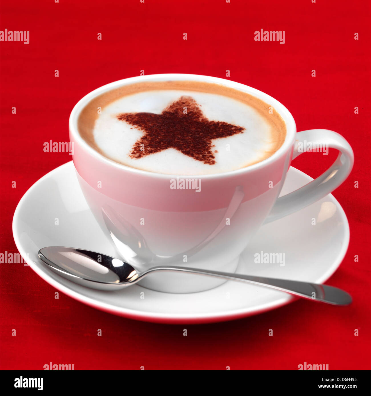 Cappuccino con cacao/ stella di cioccolato Foto Stock