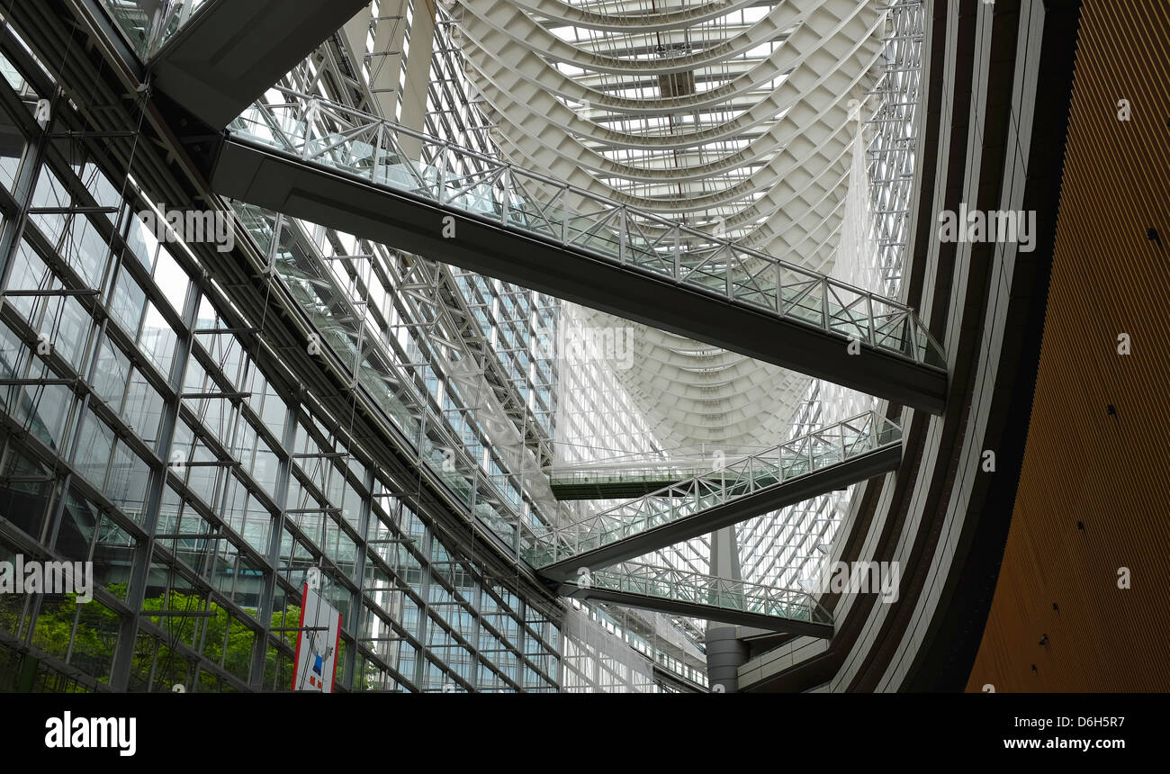 La lobby e galleria di Tokyo International Forum Foto Stock