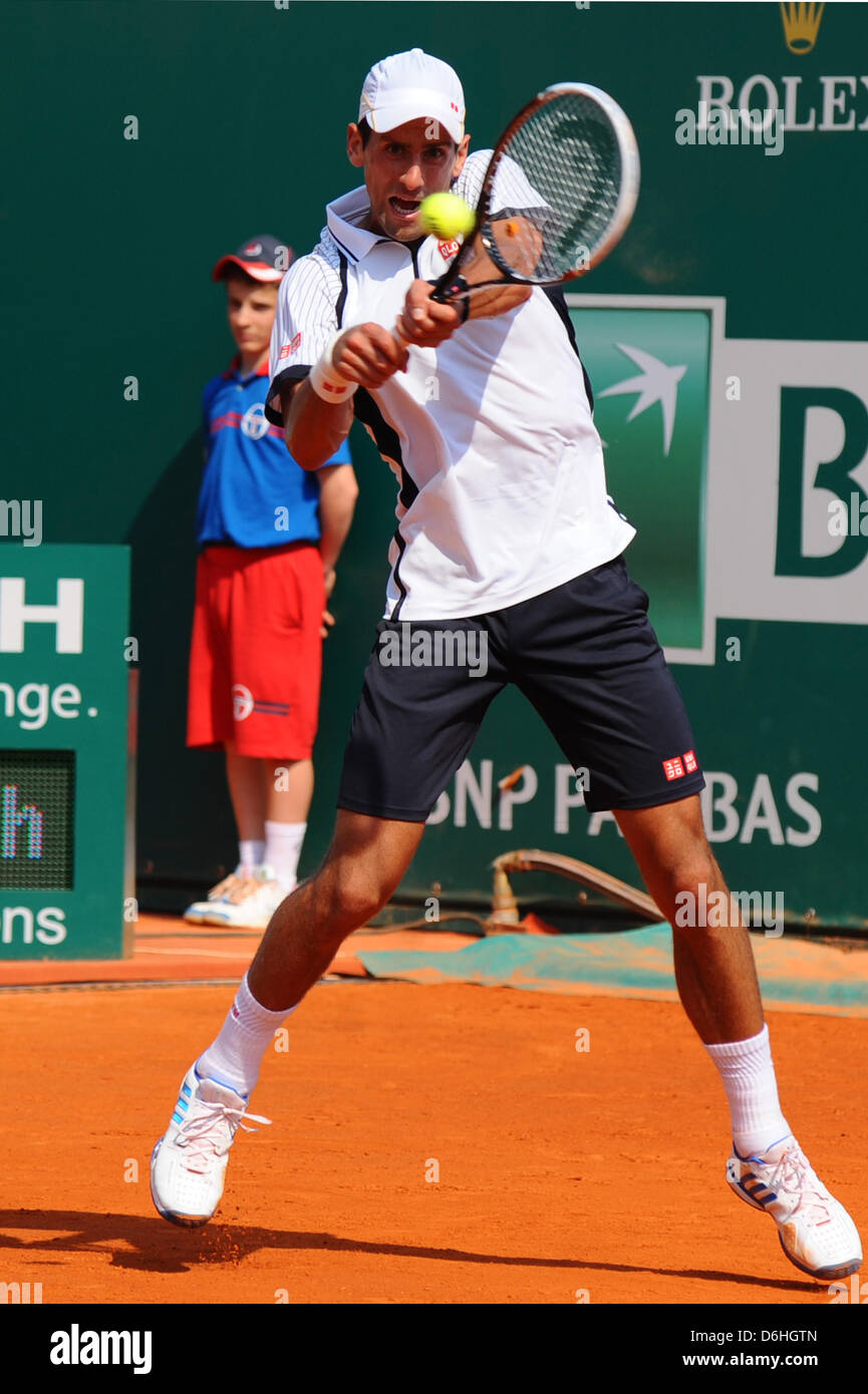 Monte Carlo, Monaco. 18 Aprile, 2013. Novak Djokovic in azione contro Juan Monaco durante l'ATP Monte Carlo Rolex Masters dal Monte Carlo Country Club. Foto Stock