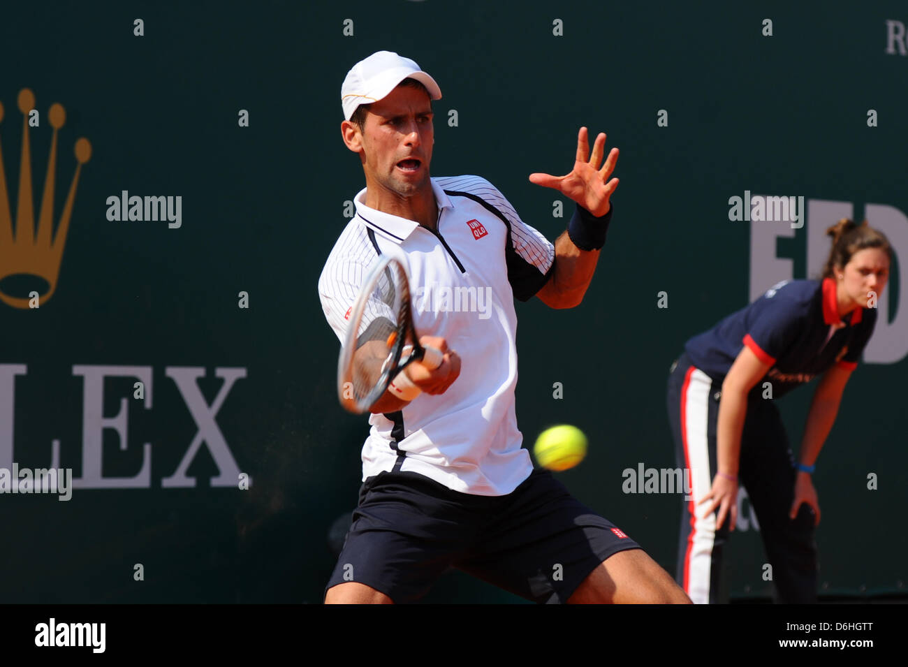 Monte Carlo, Monaco. 18 Aprile, 2013. Novak Djokovic in azione contro Juan Monaco durante l'ATP Monte Carlo Rolex Masters dal Monte Carlo Country Club. Foto Stock