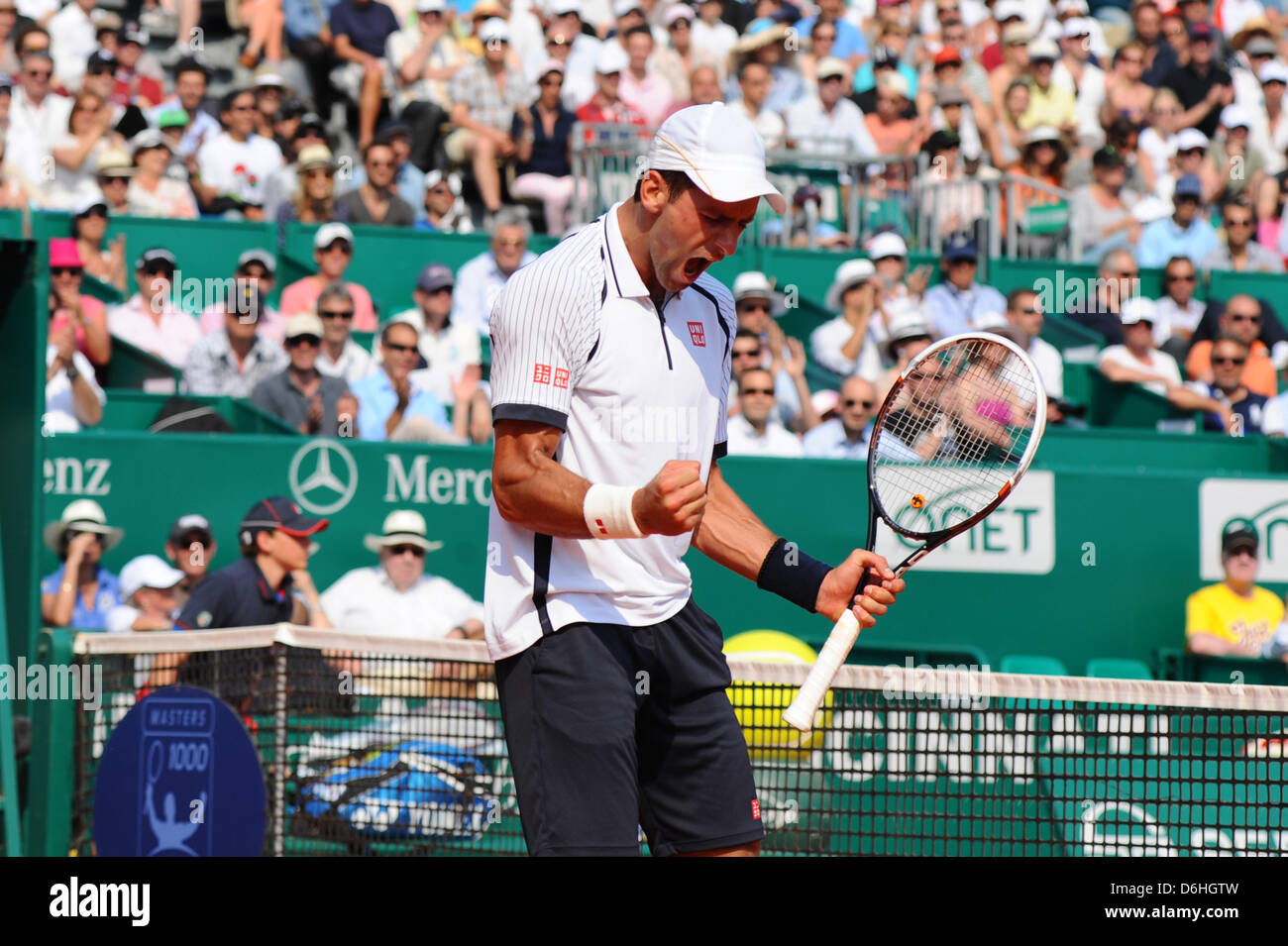 Monte Carlo, Monaco. 18 Aprile, 2013. Novak Djokovic in azione contro Juan Monaco durante l'ATP Monte Carlo Rolex Masters dal Monte Carlo Country Club. Foto Stock