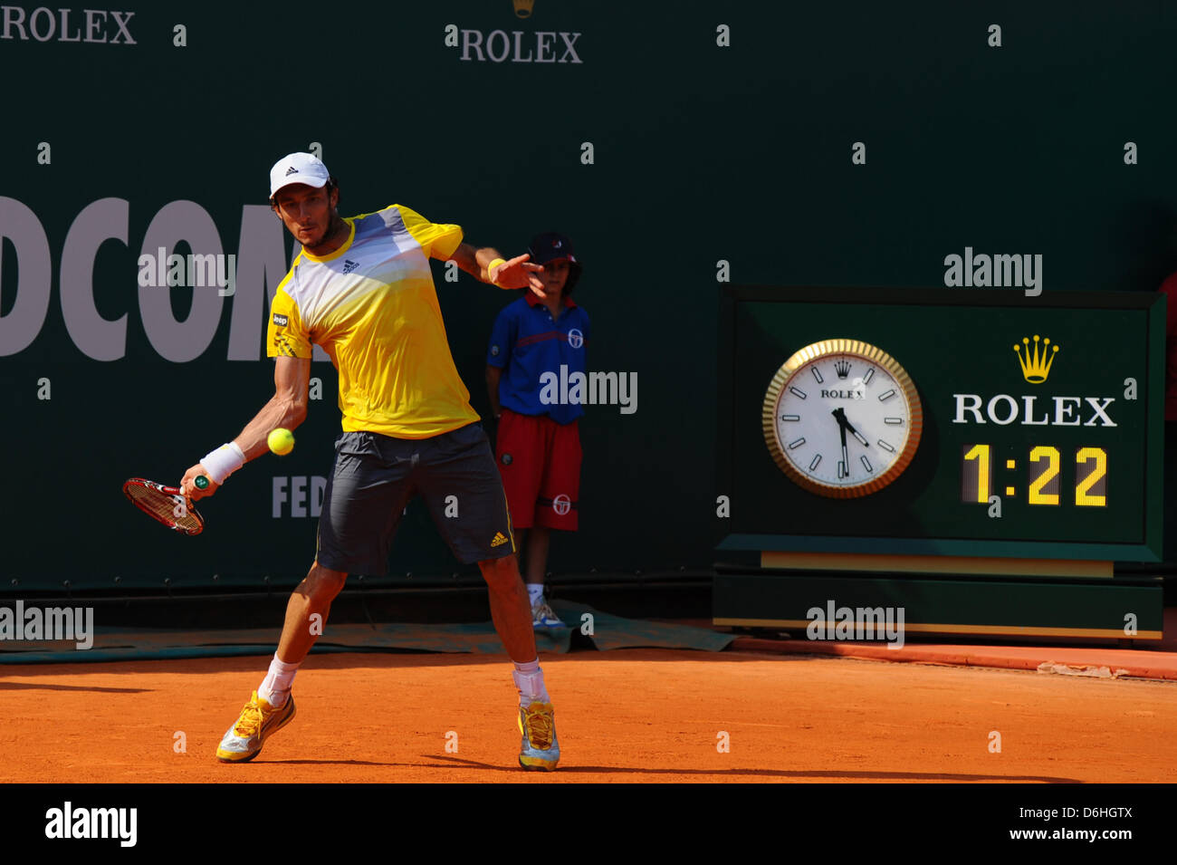Monte Carlo, Monaco. 18 Aprile, 2013. Juan Monaco in azione contro Novak Djokovic durante l'ATP Monte Carlo Rolex Masters dal Monte Carlo Country Club. Foto Stock