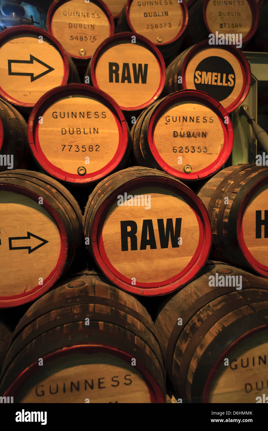 Dublino, Irlanda. La Birreria Guinness e. Barili di birra. Foto Stock