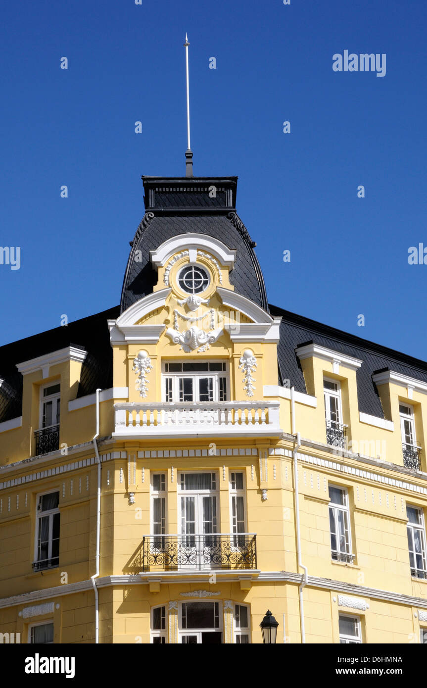 Decorazione in stile coloniale tetto dell'Hotel Plaza. Punta Arenas, Cile. Foto Stock
