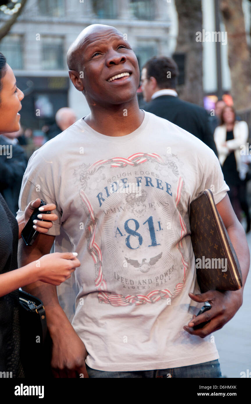 Londra, Regno Unito. Il 18 aprile 2013.. Chris Eubank, boxer assiste il Regno Unito premiere di Iron Man 3 a l'Odeon Leicester Square. Credito: Pete Maclaine/Alamy Live News Foto Stock