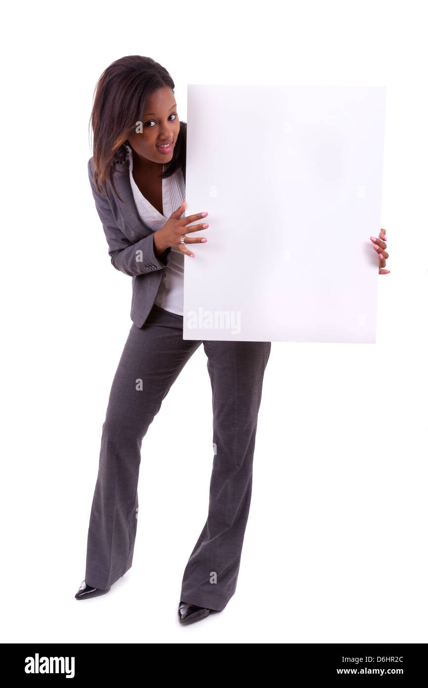 Giovane nero americano africano donna tenendo un blank board, isolati su sfondo bianco - popolo africano Foto Stock